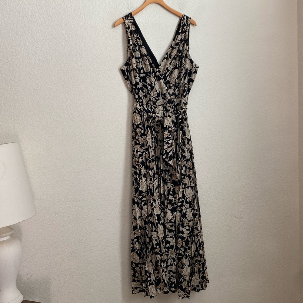 CHELSEA28 Floral V-Neck Sleeveless Belted Pleated Maxi Dress size L NWT